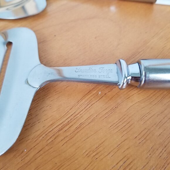 Vintage Serving Set Clear Lucite Handles 2-Piece Cheese Slicer Stainless Steel - Picture 5 of 7